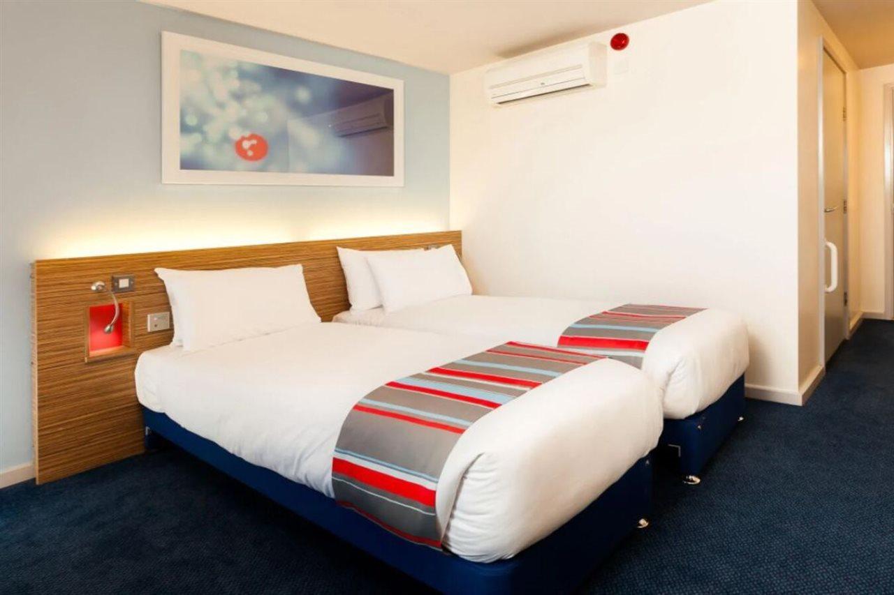 แทรเวลลอดจ์ แคลกตัน ออนซี เซ็นทรัล Hotel ภายนอก รูปภาพ