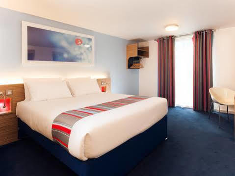 แทรเวลลอดจ์ แคลกตัน ออนซี เซ็นทรัล Hotel ภายนอก รูปภาพ